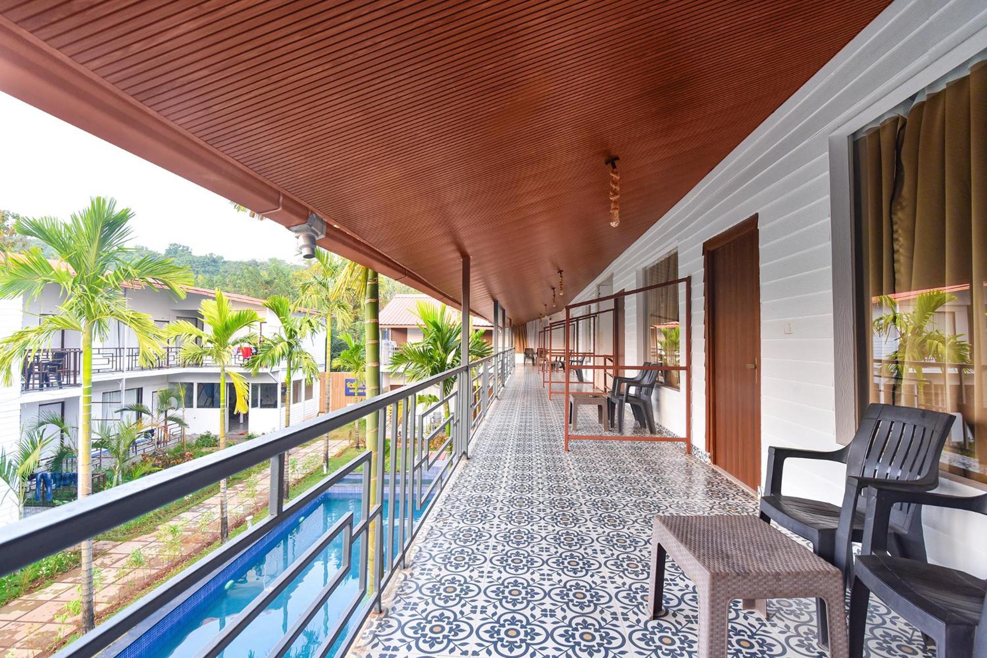 Fabhotel Morjim Bliss - 500M From Morjim Beach Kültér fotó
